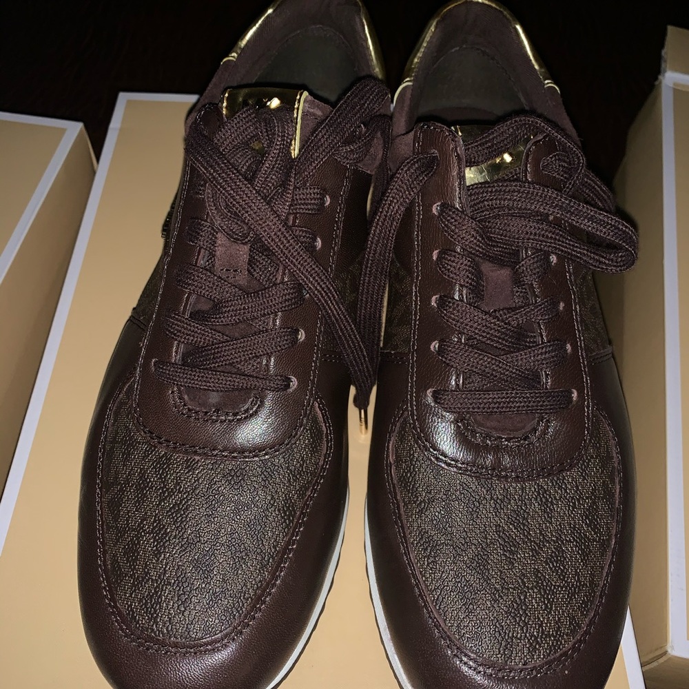 MK Women Brown Leather Women Michael Kors Shoes